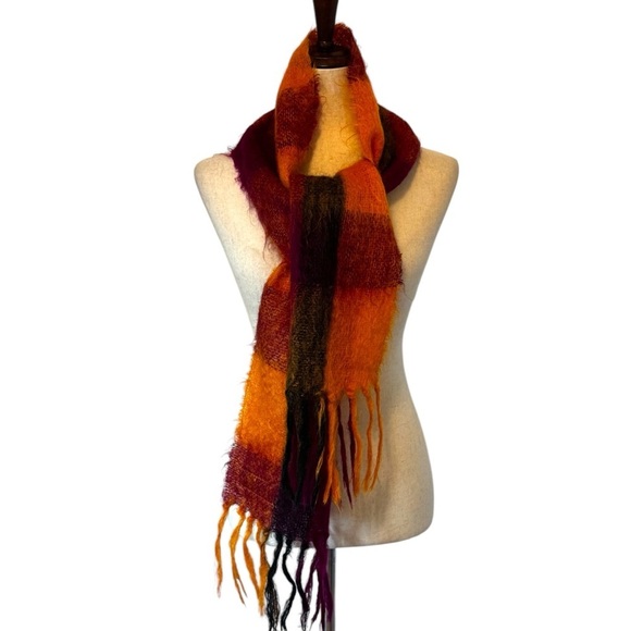 Carson Pirie Scott & Co.Plaid Scarf with Fringe Made In England mohair and wool - Picture 7 of 13
